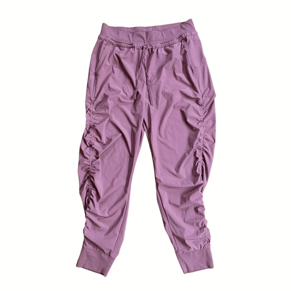Athleta Attitude Side Ruched Lightweight Jogger Pants in Volcanic Violet Size 6 - Picture 4 of 9